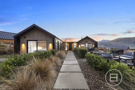 Photo of property in 3 Rabbiters Crescent, Jacks Point, Queenstown, 9371
