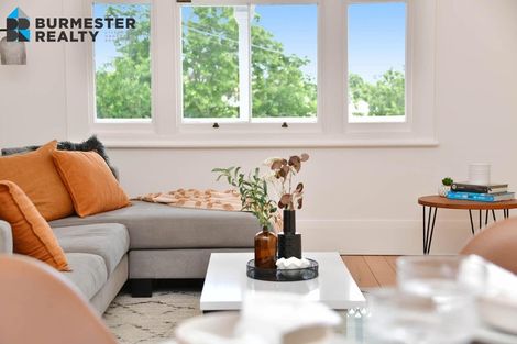 Photo of property in 5 Porter Crescent, Helensville, 0800