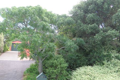 Photo of property in 25 Macnay Way, Murrays Bay, Auckland, 0630