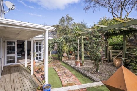 Photo of property in 21 Puriri Road, Waikanae, 5036