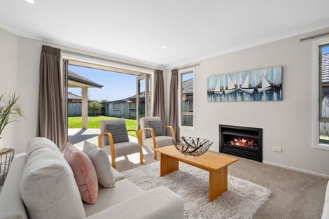 Photo of property in 19 Watkins Road, Cambridge, 3434