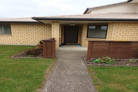 Photo of property in 14/64 Kawaha Point Road, Kawaha Point, Rotorua, 3010