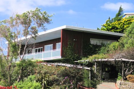 Photo of property in 23 Southern Cross Crescent, Island Bay, Wellington, 6023