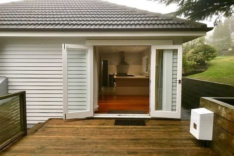 Photo of property in 15 Horokiwi Road West, Newlands, Wellington, 6037