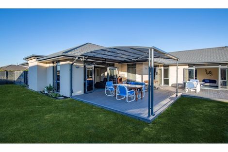 Photo of property in 16 Rembrandt Drive, Rolleston, 7614