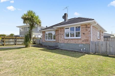 Photo of property in 19 Madill Street, Tuakau, 2121
