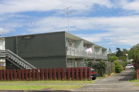 Photo of property in 8/764 Beach Road, Browns Bay, Auckland, 0630