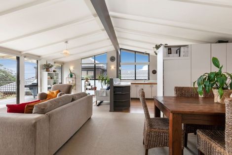 Photo of property in 65 Marellen Drive, Red Beach, 0932