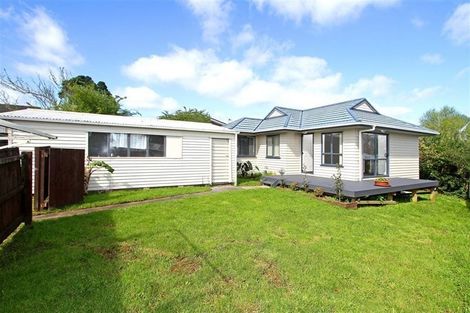 Photo of property in 19 Sabot Place, Massey, Auckland, 0614