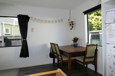 Photo of property in 6 Rodney Grove, Paraparaumu, 5032