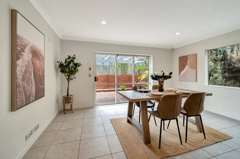 Photo of property in 23 Laurel Oak Drive, Schnapper Rock, Auckland, 0632