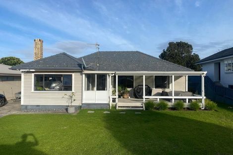 Photo of property in 6 Pitau Road, Mount Maunganui, 3116