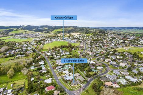 Photo of property in 1 Cabeleigh Drive, Helensville, 0800