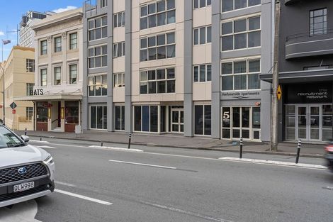 Photo of property in 2b/5 Kent Terrace, Mount Victoria, Wellington, 6011