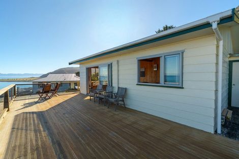 Photo of property in 22 Seaview Avenue, Cape Palliser, Pirinoa, 5772
