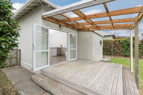 Photo of property in 6 West Avenue, Saint Clair, Dunedin, 9012