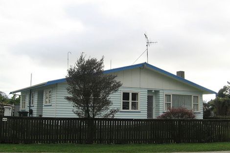 Photo of property in 2 Sunshine Avenue, Paraparaumu, 5032