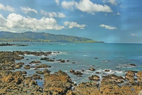 Photo of property in 150 The Esplanade, Houghton Bay, Wellington, 6023