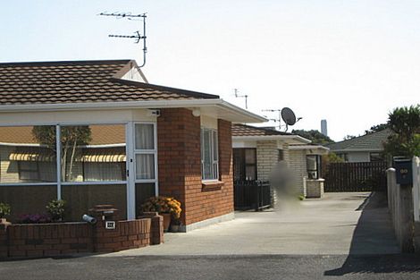 Photo of property in 1/20 Tukapa Street, Westown, New Plymouth, 4310