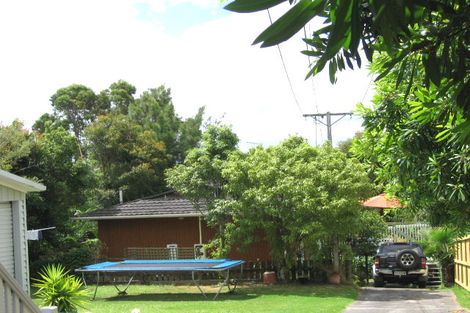 Photo of property in 2e Waterview Road, Stanley Point, Auckland, 0624
