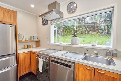 Photo of property in 27 Coroglen Avenue, Birkenhead, Auckland, 0626