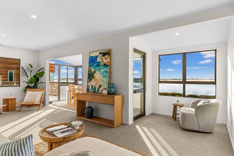 Photo of property in 43 Lincoln Street, Mangawhai Heads, Mangawhai, 0505
