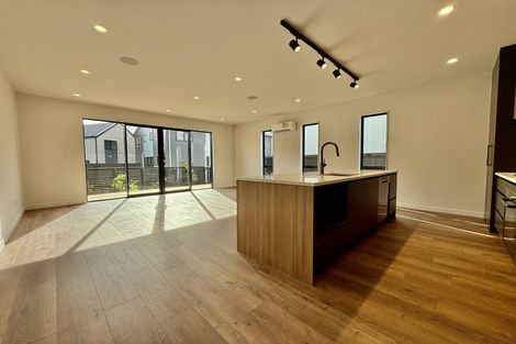 Photo of property in 77c Schoolside Road, Kumeu, 0810