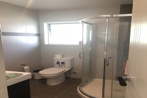 Photo of property in 4 Springvale Drive, Fairview Heights, Auckland, 0632