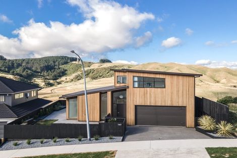 Photo of property in 140 Amesbury Drive, Churton Park, Wellington, 6037