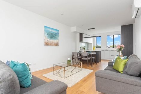 Photo of property in 1/2a Cambridge Road, Manurewa, Auckland, 2102