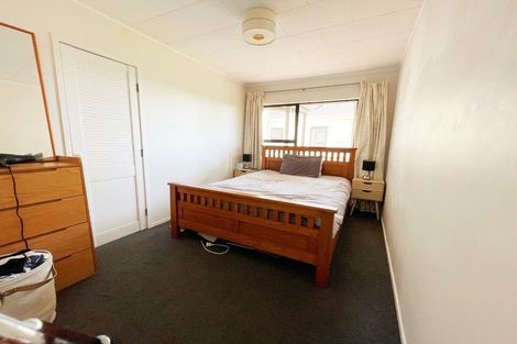Photo of property in 2/1 Landsdale Place, Massey, Auckland, 0614
