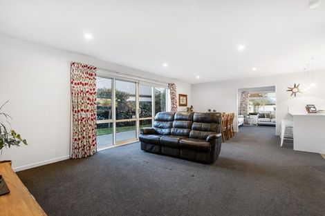 Photo of property in 51 Carradale Avenue, Broomfield, Christchurch, 8042