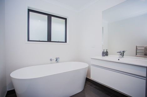 Photo of property in 52 Norfolk Drive, Cambridge, 3434