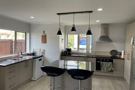 Photo of property in 15 Maypark Crescent, Flat Bush, Auckland, 2016