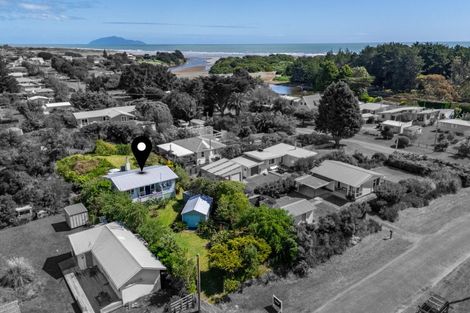 Photo of property in 3 Arthur Street, Waikawa Beach, Manakau, 5573