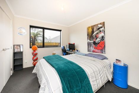 Photo of property in 18 Galea Grove, Kelvin Grove, Palmerston North, 4414