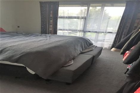 Photo of property in 50 Glennandrew Drive, Half Moon Bay, Auckland, 2012