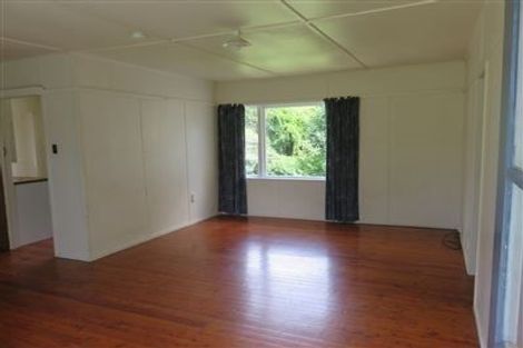 Photo of property in 37 Ocean View Road, Hillcrest, Auckland, 0627