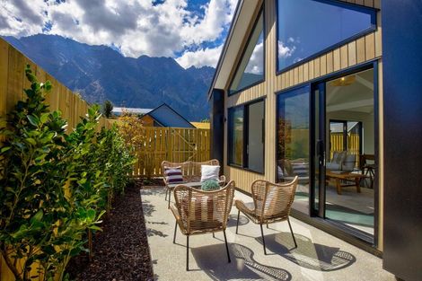 Photo of property in 21 Waterfowl Road, Jacks Point, Queenstown, 9371