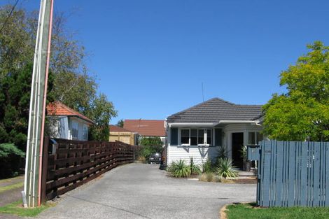 Photo of property in 16 Stratford Avenue, Milford, Auckland, 0620