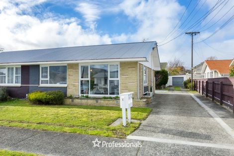 Photo of property in 2/6 Hay Street, Ebdentown, Upper Hutt, 5018