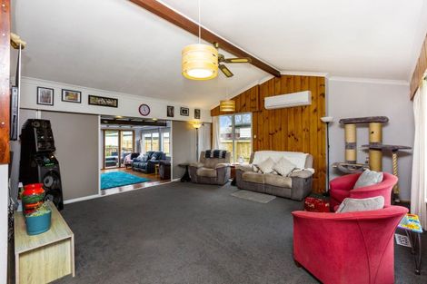 Photo of property in 40 Moeraki Road, Maoribank, Upper Hutt, 5018