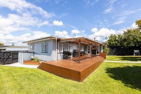 Photo of property in 102 Taikata Road, Te Atatu Peninsula, Auckland, 0610