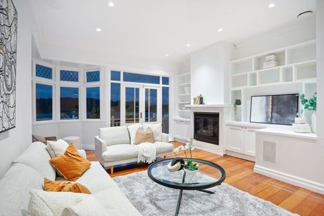 Photo of property in 48 Maida Vale Road, Roseneath, Wellington, 6011