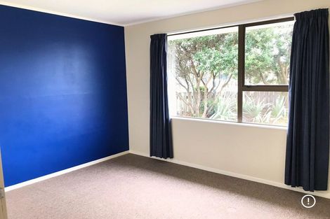 Photo of property in 18 Adrian Grove, Waikanae Beach, Waikanae, 5036