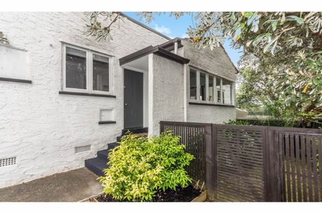 Photo of property in 21 Tirimoana Road, Te Atatu South, Auckland, 0602