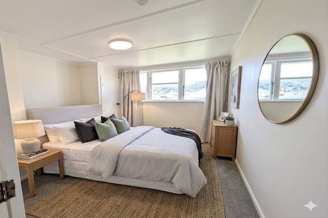 Photo of property in 24-26 Hanson Grove, Stokes Valley, Lower Hutt, 5019
