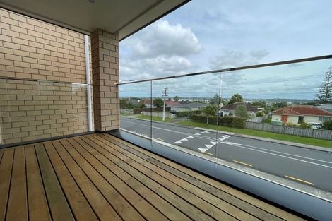 Photo of property in 36a Vodanovich Road, Te Atatu South, Auckland, 0610
