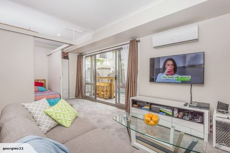 Photo of property in 1 Emily Place, Bellevue, Tauranga, 3110