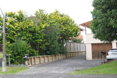 Photo of property in 2/10 Grenada Avenue, Forrest Hill, Auckland, 0620